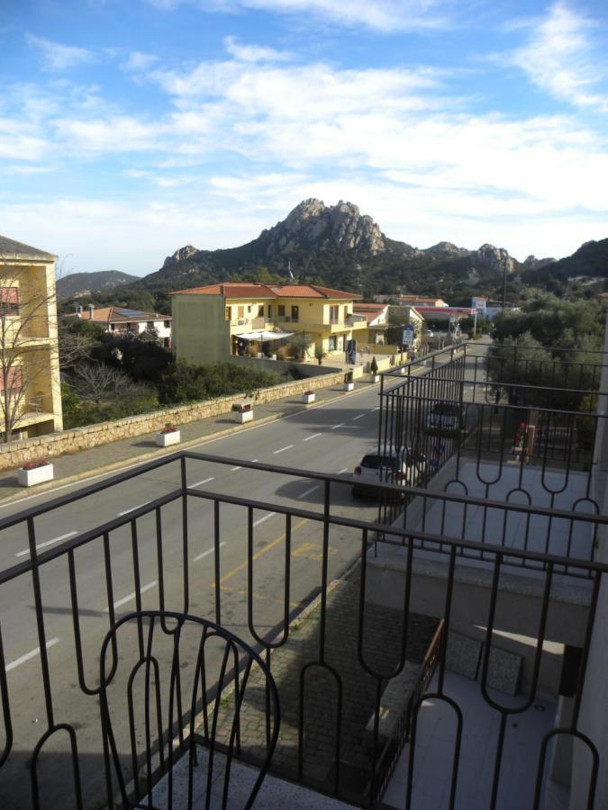 Ferienwohnung Petra Magica San Pantaleo Exterior foto
